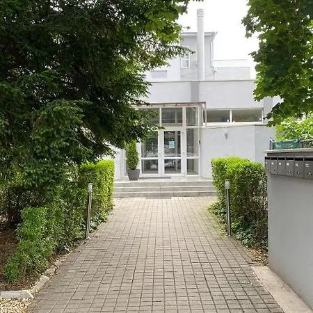 Апартаменты Azur Apartman